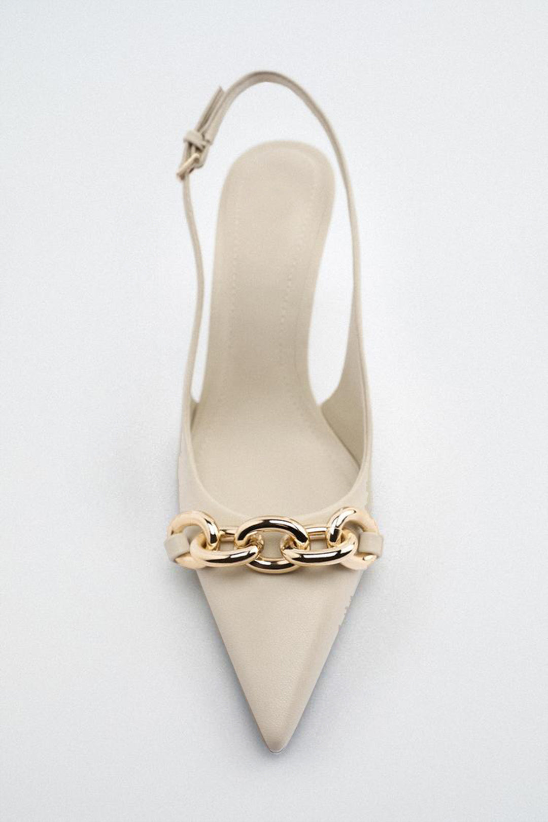 Tacones Metálicos Con Detalle De Cadena Puntera Afilada