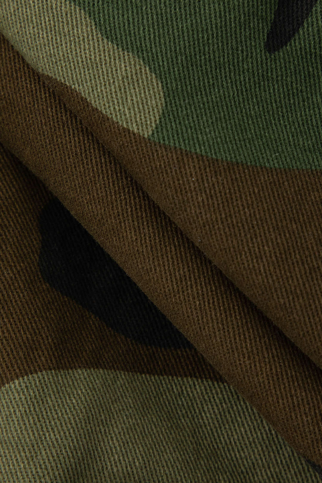 Falda Mini Camuflaje Deshilachada Con Flecos Y Encaje