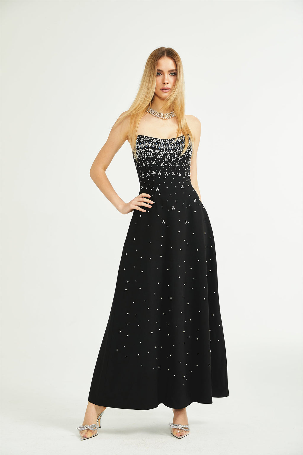 Vestido Maxi Adornado Para Noche De Gala Elegante Y Glamour