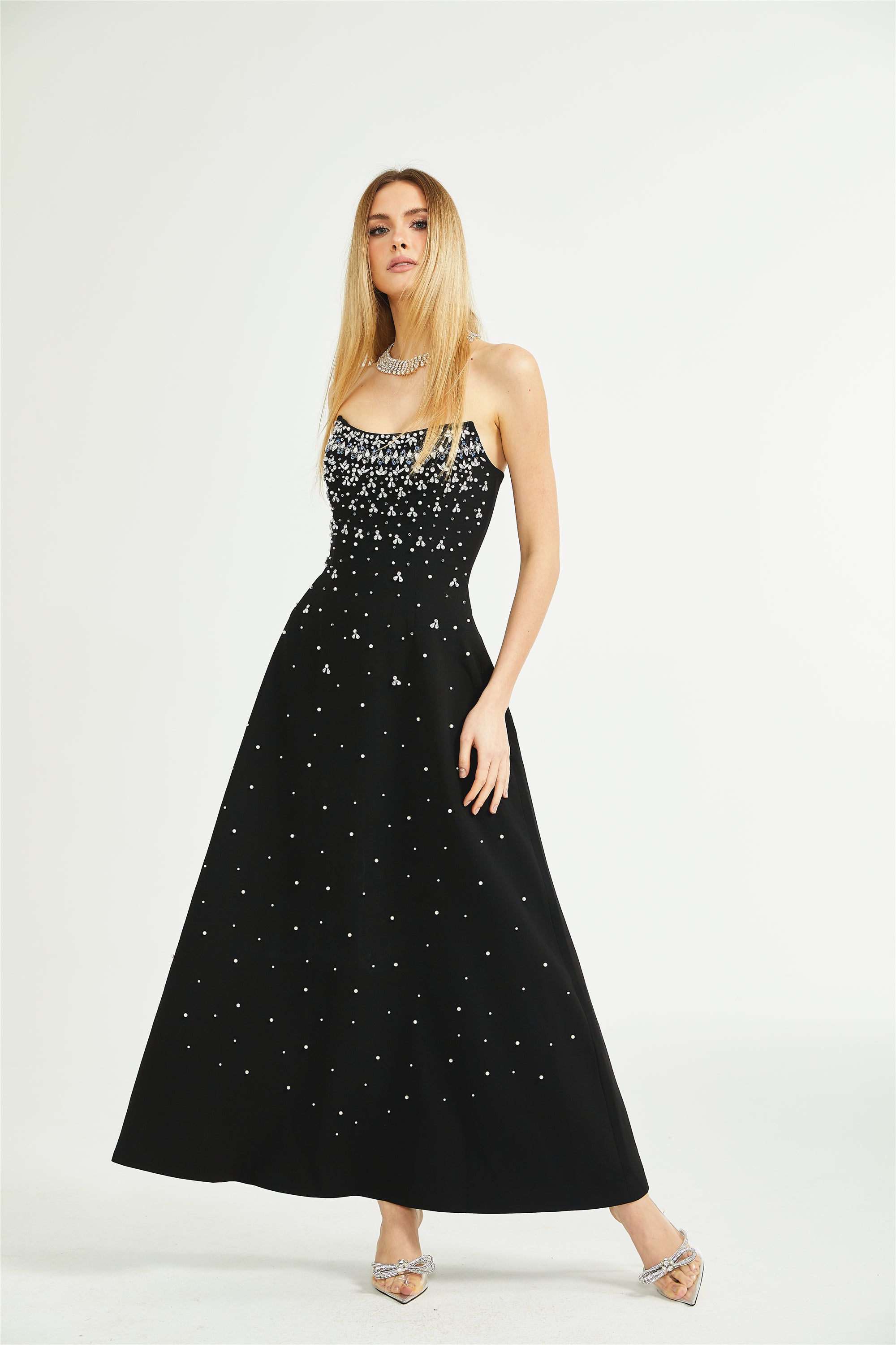 Vestido Maxi Adornado Para Noche De Gala Elegante Y Glamour