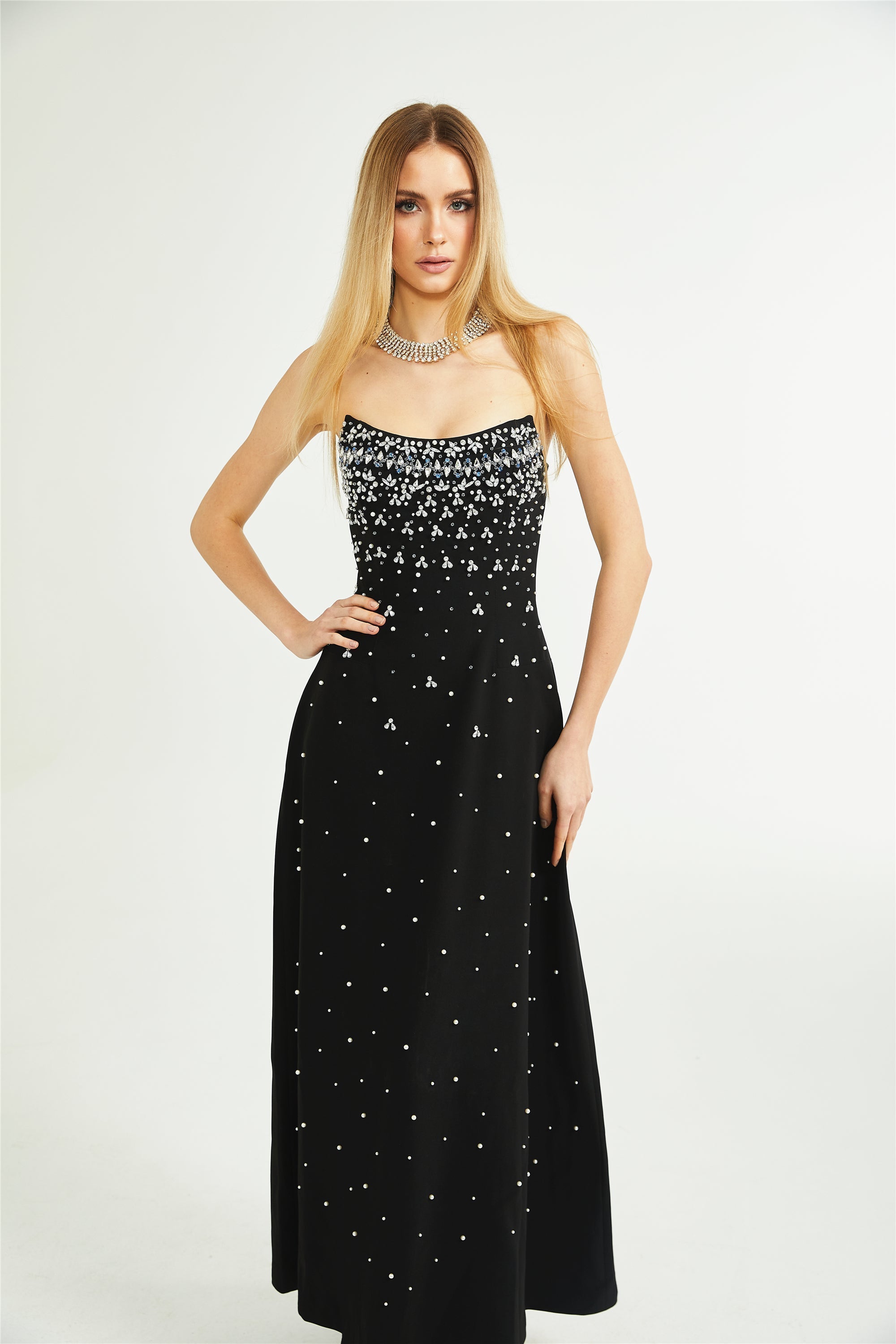 Vestido Maxi Adornado Para Noche De Gala Elegante Y Glamour