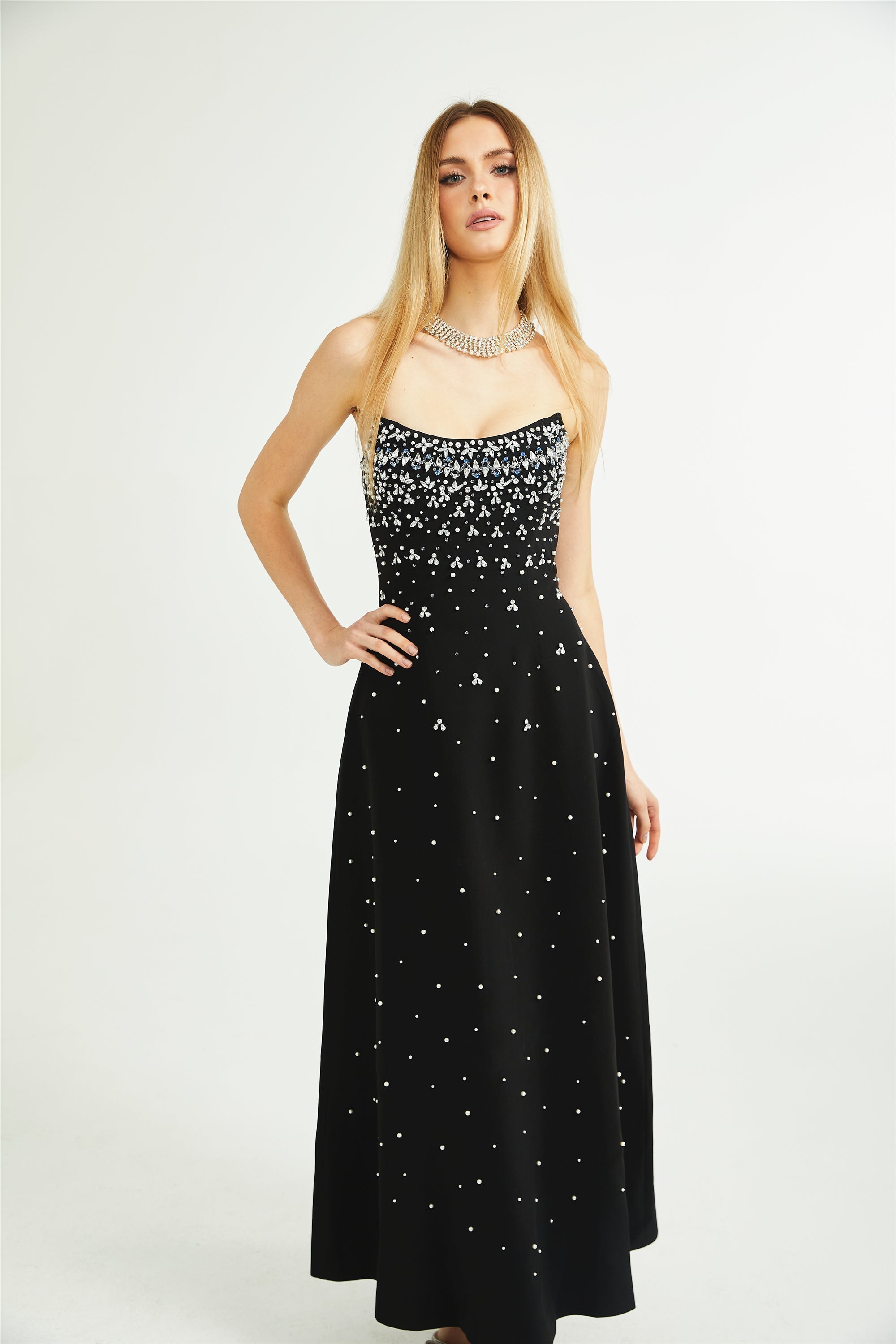 Vestido Maxi Adornado Para Noche De Gala Elegante Y Glamour