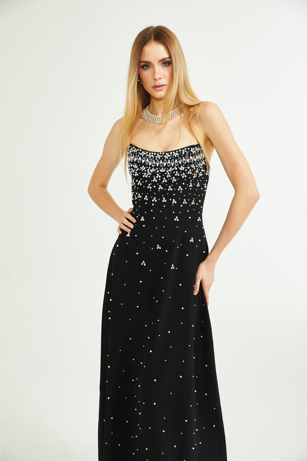 Vestido Maxi Adornado Para Noche De Gala Elegante Y Glamour