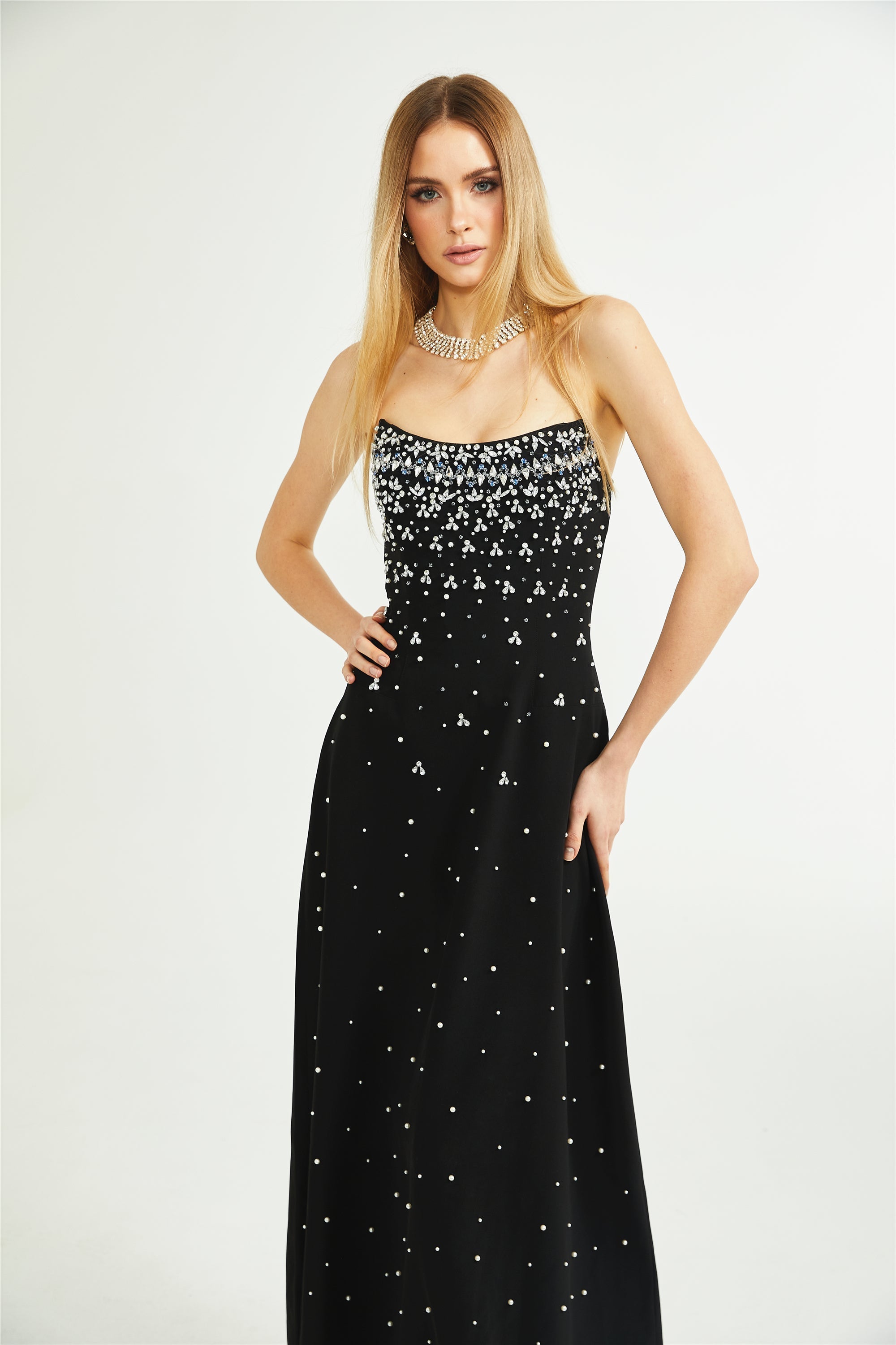 Vestido Maxi Adornado Para Noche De Gala Elegante Y Glamour