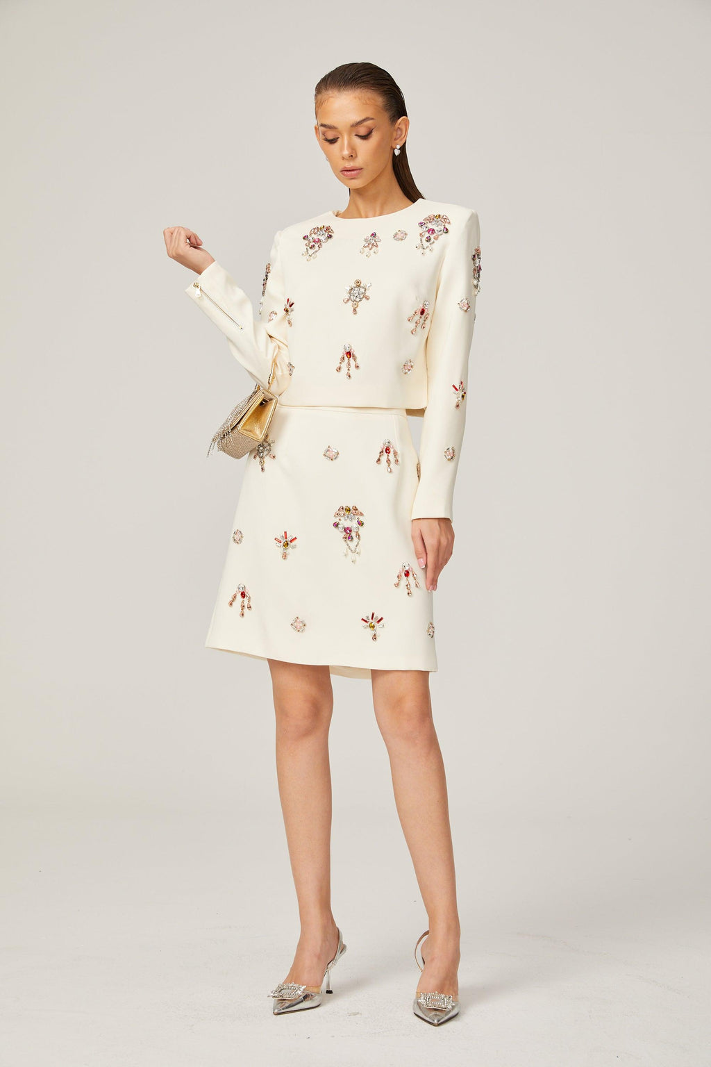 Conjunto Vestido de Noche Crema con Pedrería Elegante