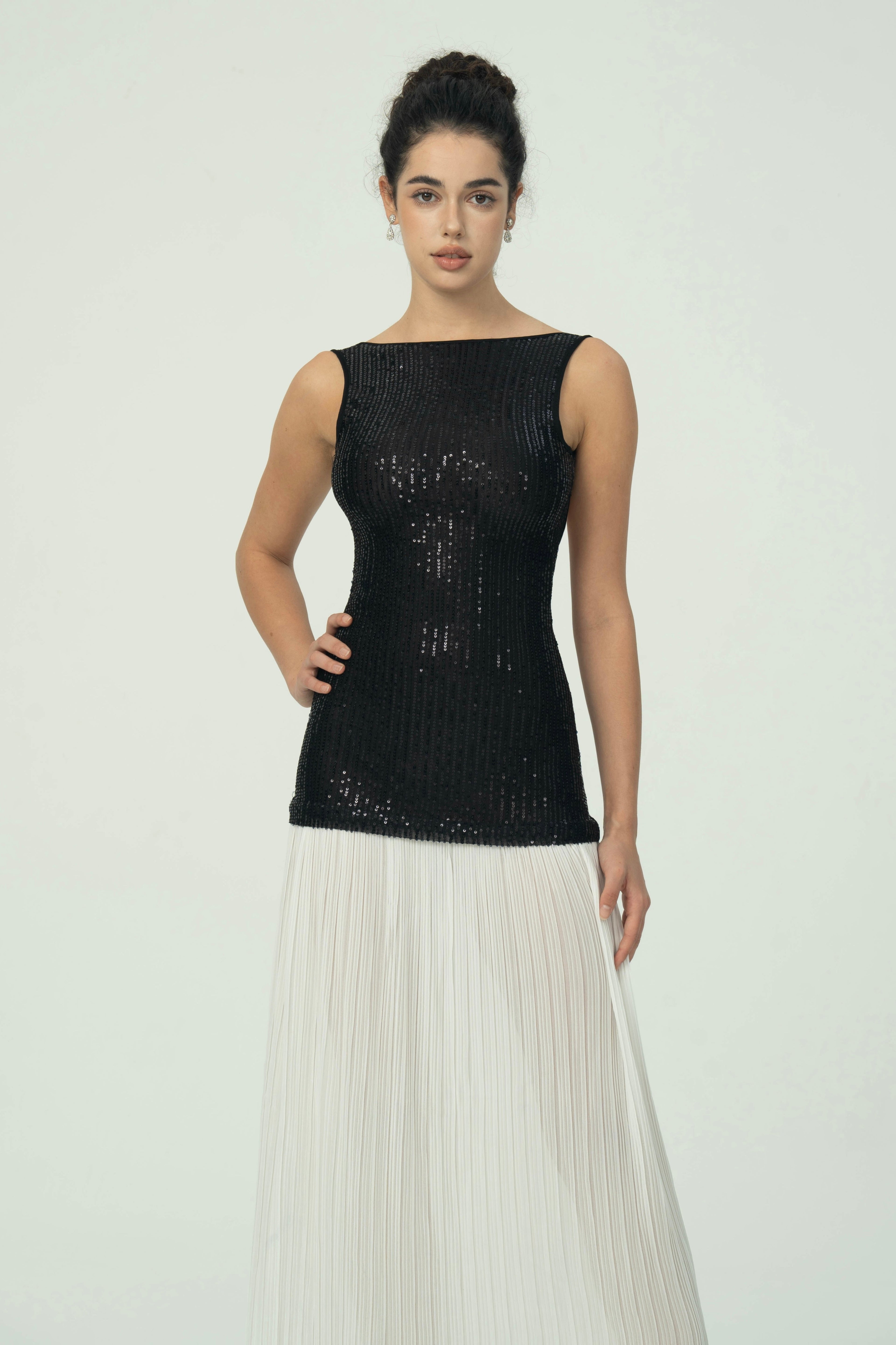Falda Maxi Plisada Blanca con Lentejuelas Negras Elegantes