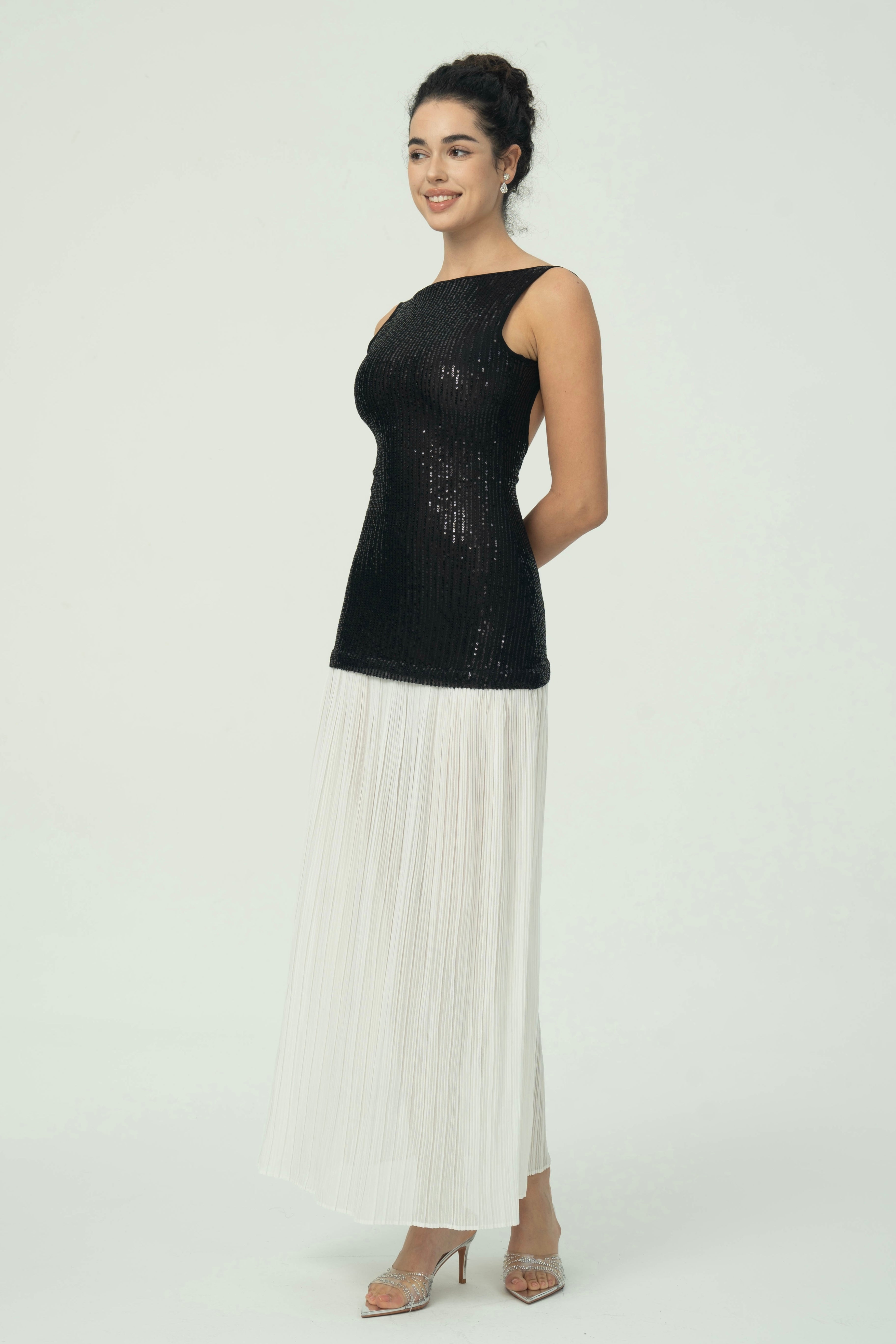 Falda Maxi Plisada Blanca con Lentejuelas Negras Elegantes