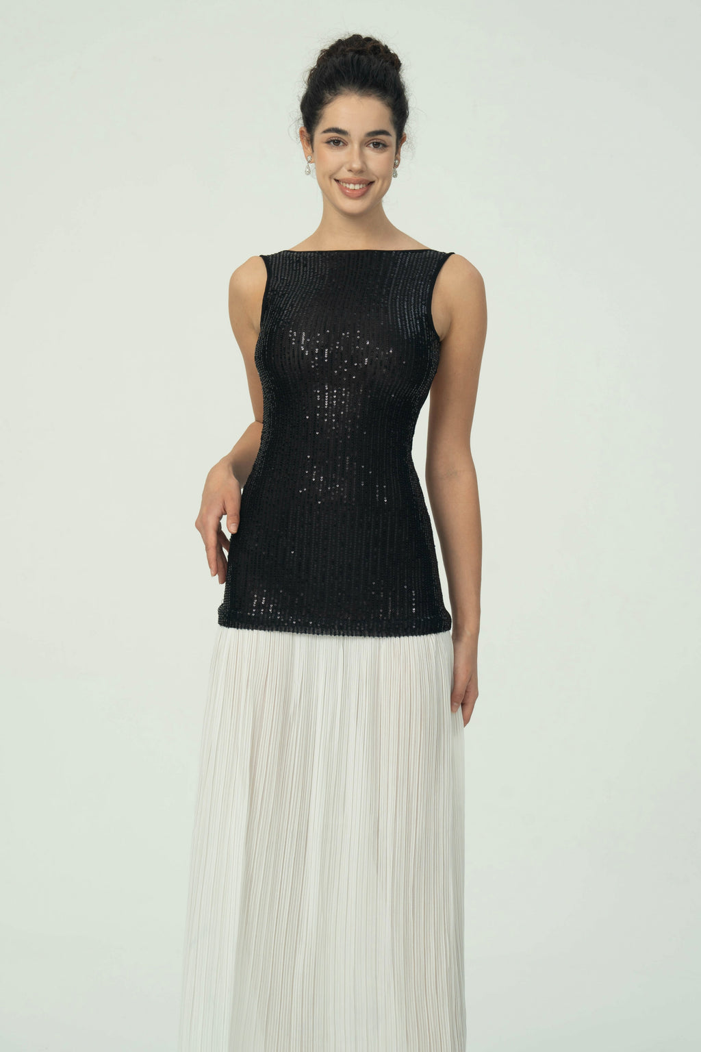 Falda Maxi Plisada Blanca con Lentejuelas Negras Elegantes
