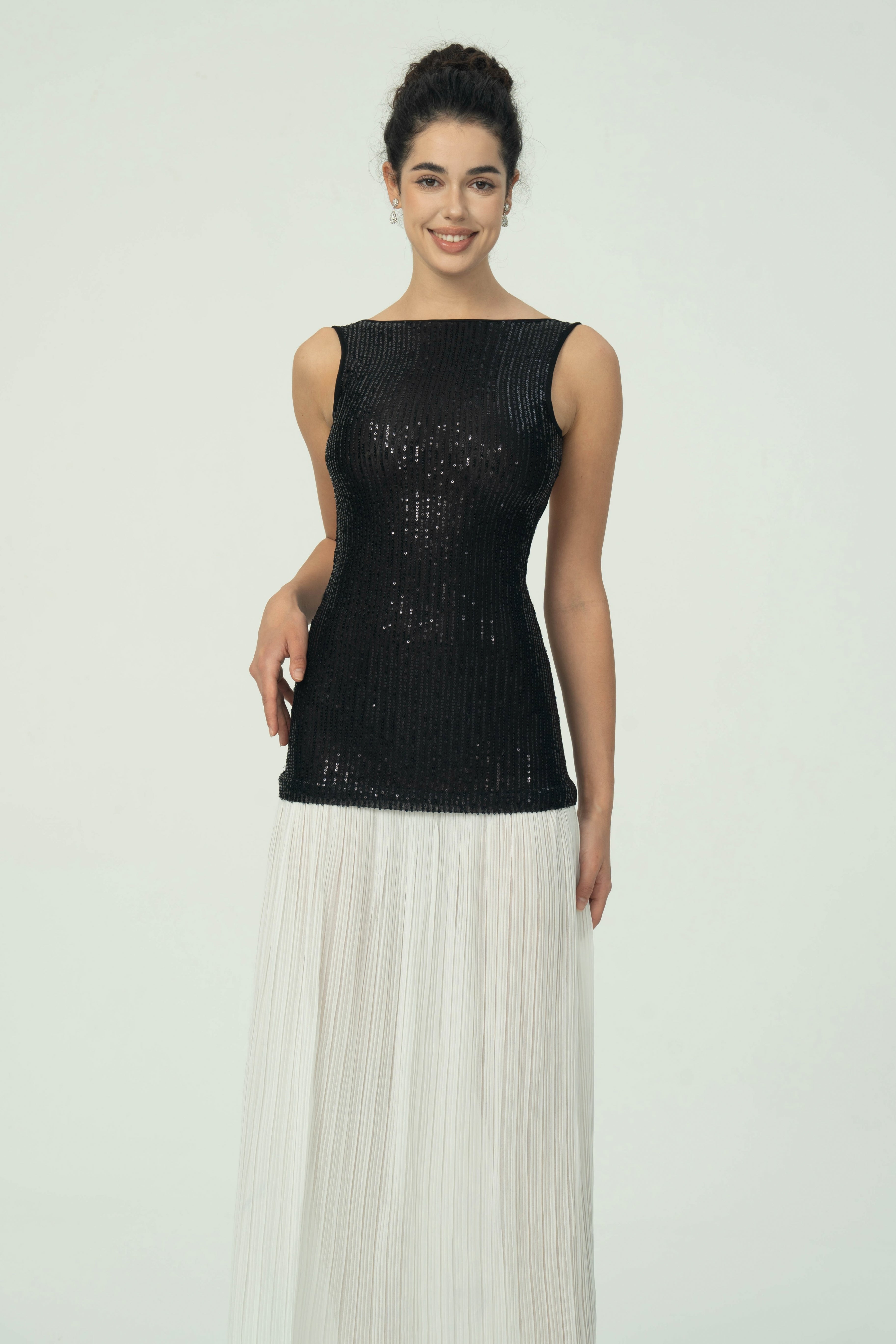 Falda Maxi Plisada Blanca con Lentejuelas Negras Elegantes