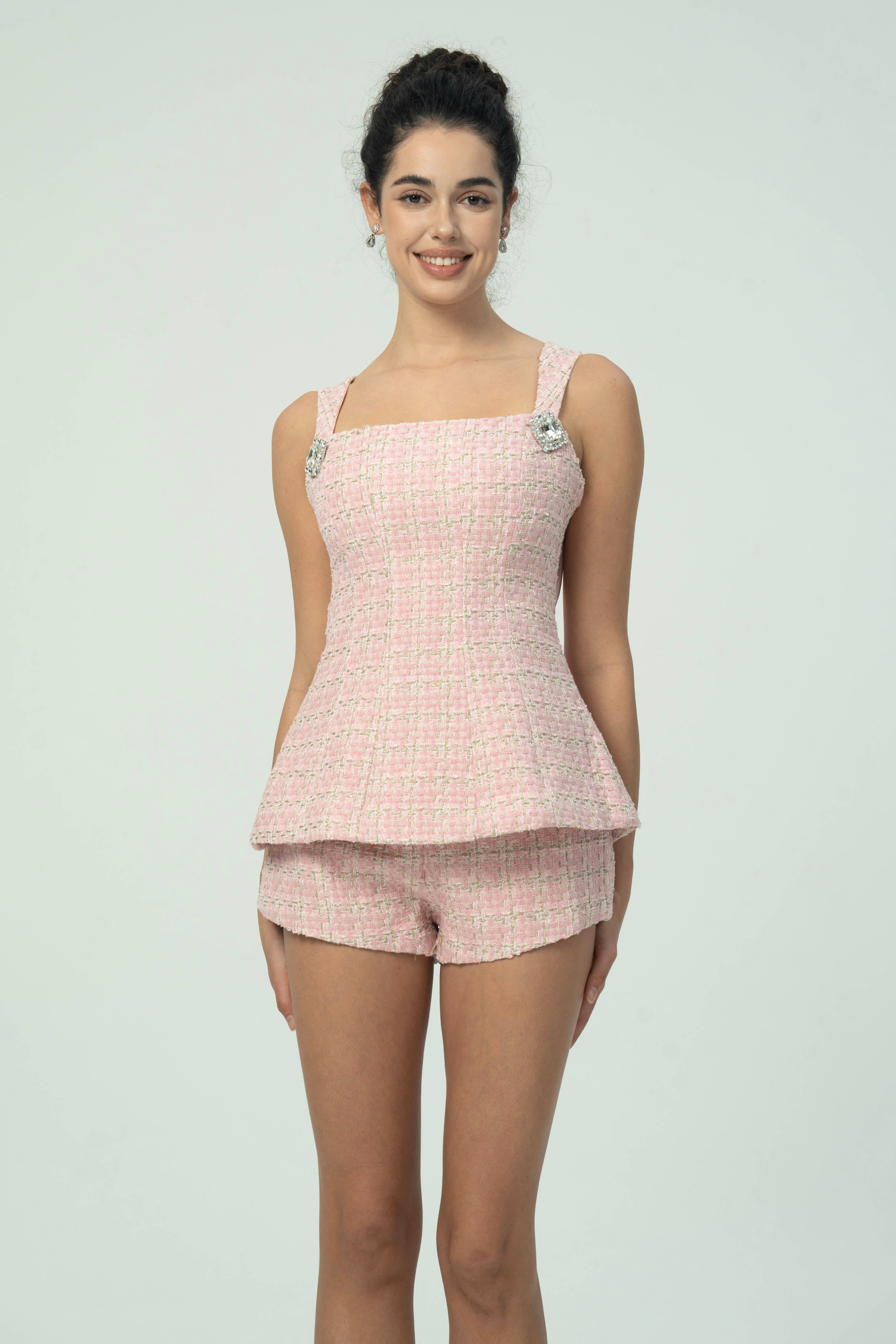 Conjunto Corto Rosa Tweed Con Detalle Lazo Doble Espalda