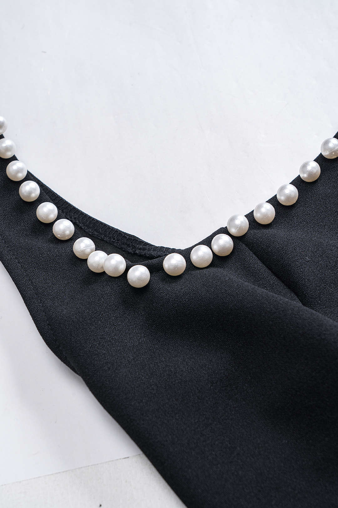 Vestido Mini Plisado Seda con Cremallera Frontal Minimalista