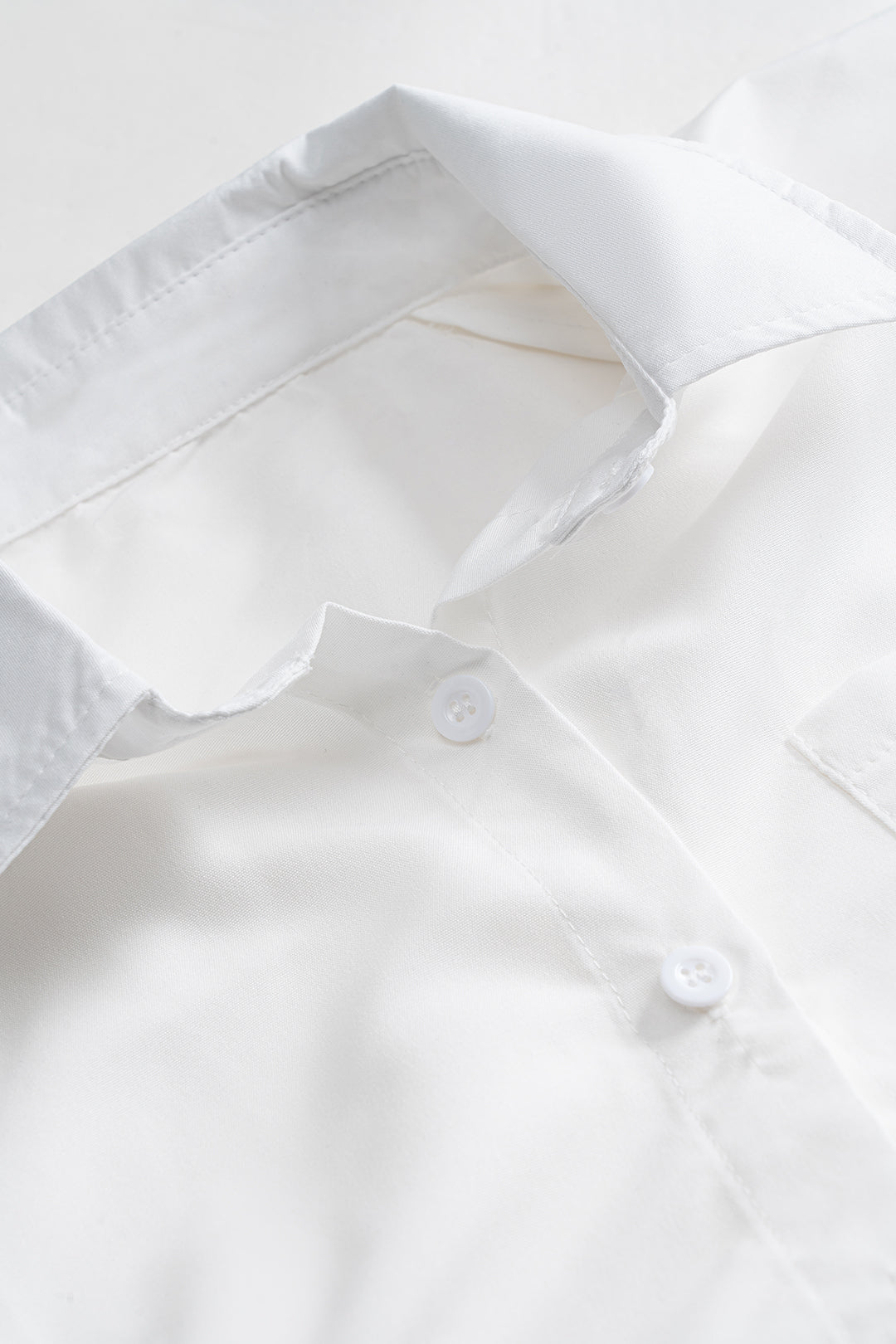 Camisa Lisa de Manga Corta para Uso Diario Elegante