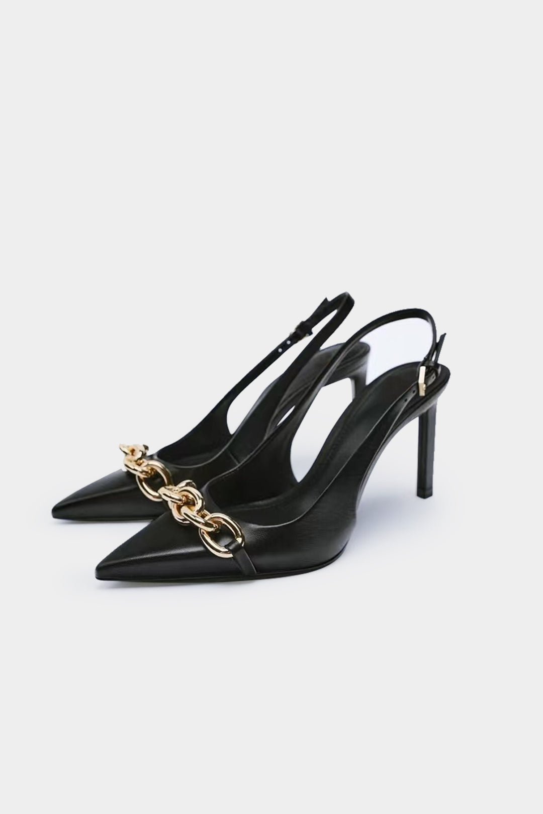 Tacones Metálicos Con Detalle De Cadena Puntera Afilada