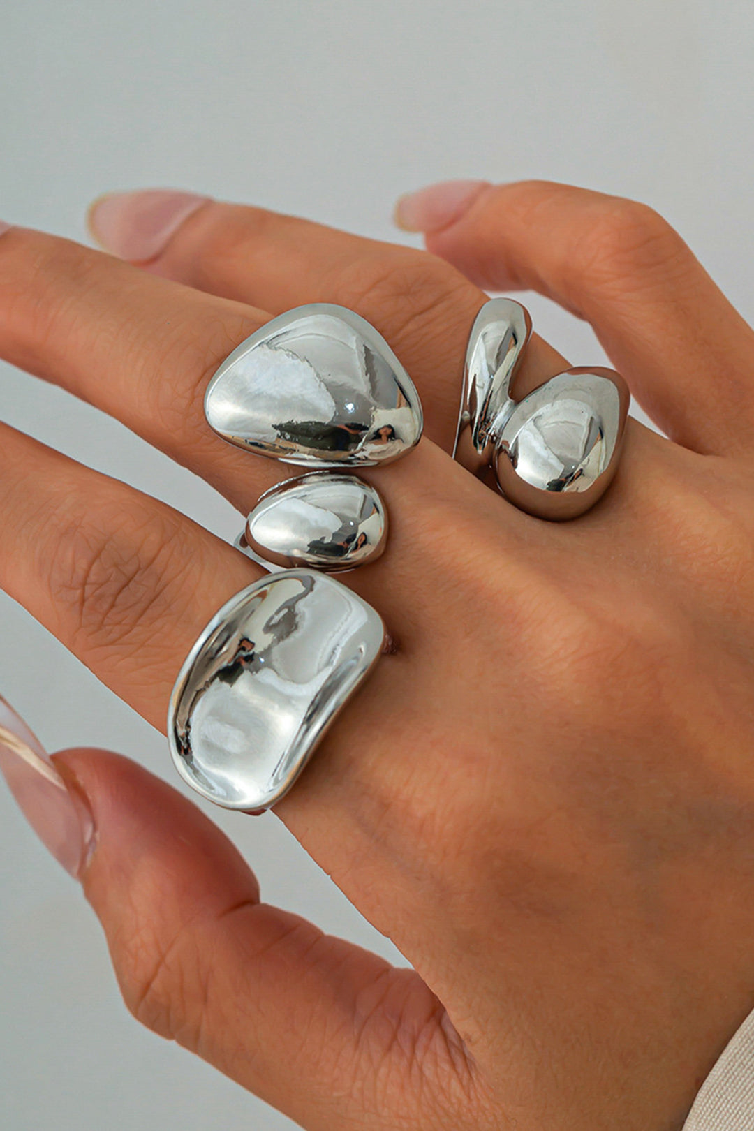 Anillos Irregulares Metálicos Texturas Minimalistas