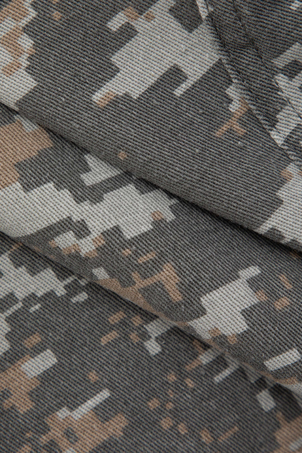Falda Mini Camuflaje Deshilachada Con Flecos Y Encaje