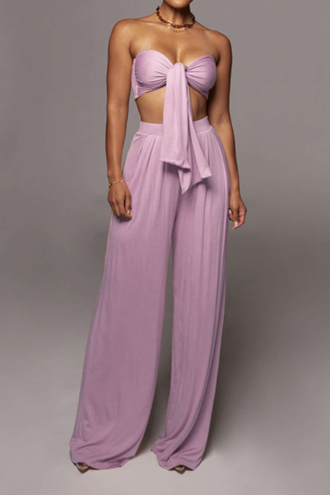 Top Tubo Con Lazo Delantero Y Volantes Y Pantalones Palazzo