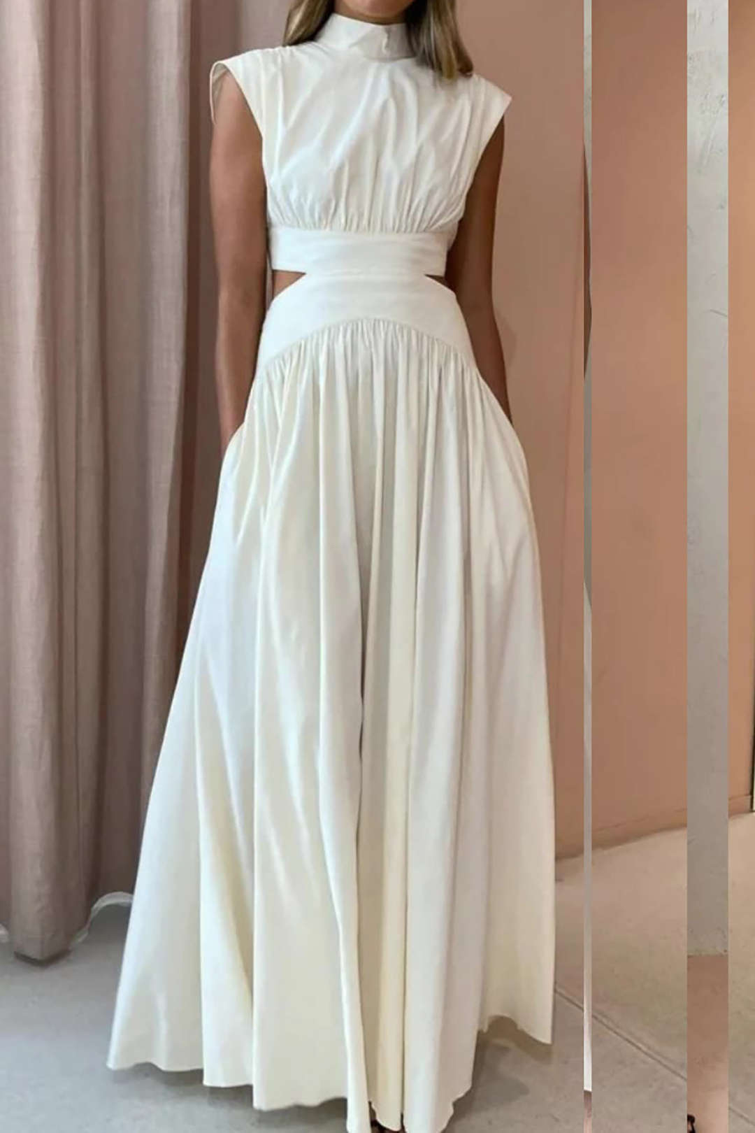 Vestido Maxi Plisado Con Cuello Alto Y Abertura Elegante