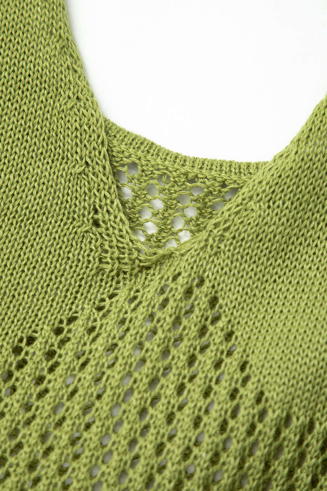 Vestido Mini Con Costuras Abiertas Y Volantes Delicados