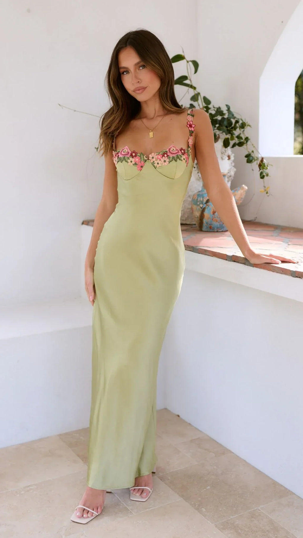 Vestido Largo Aurora Amarillo Limón Detalles Florales