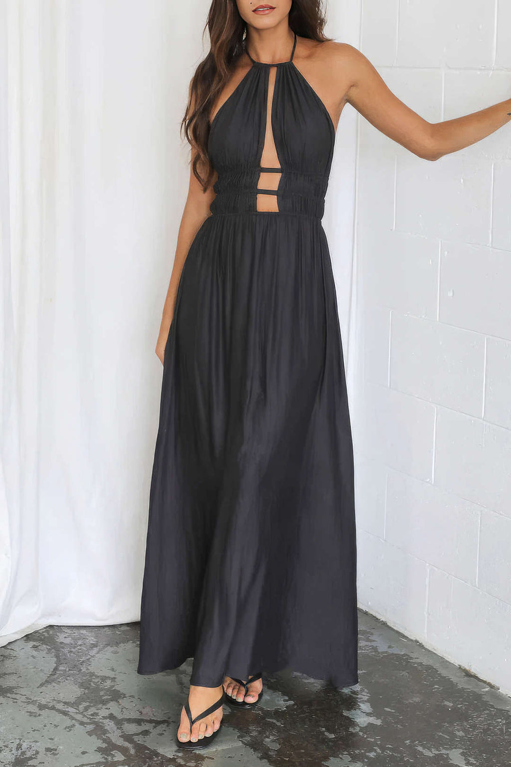 Vestido Maxi Halter Sin Mangas Con Recortes Elegante