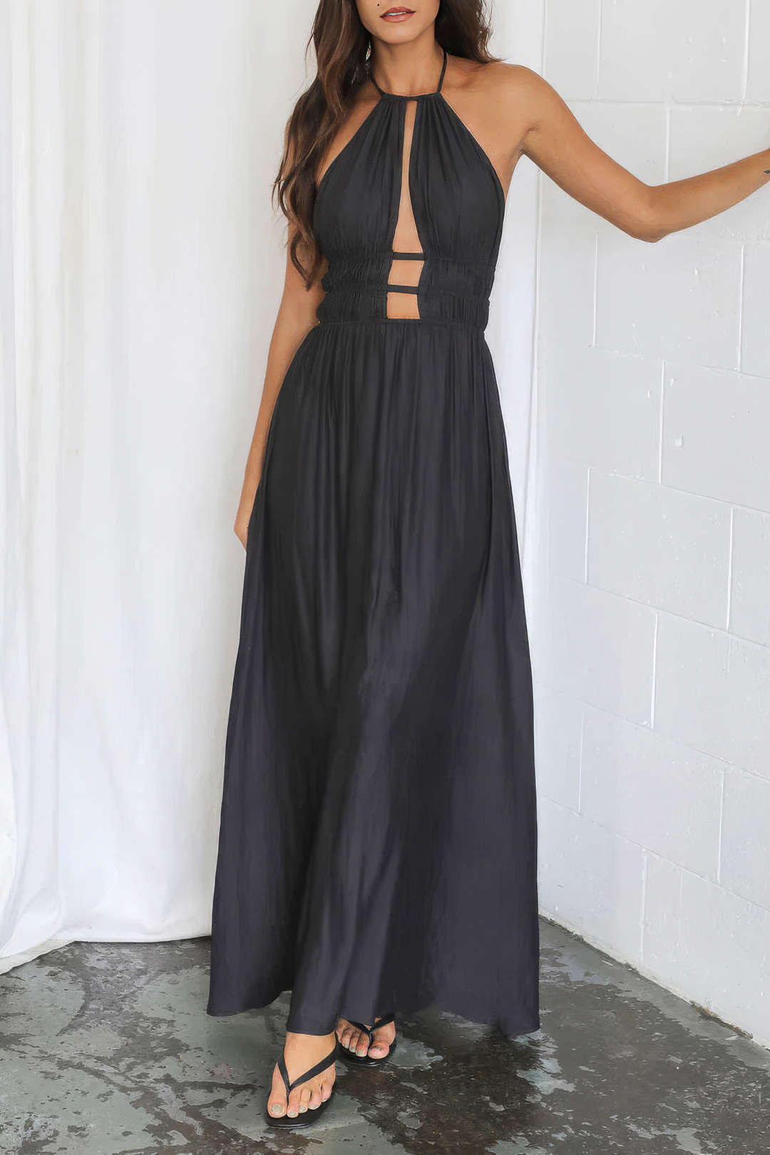 Vestido Maxi Halter Sin Mangas Con Recortes Elegante