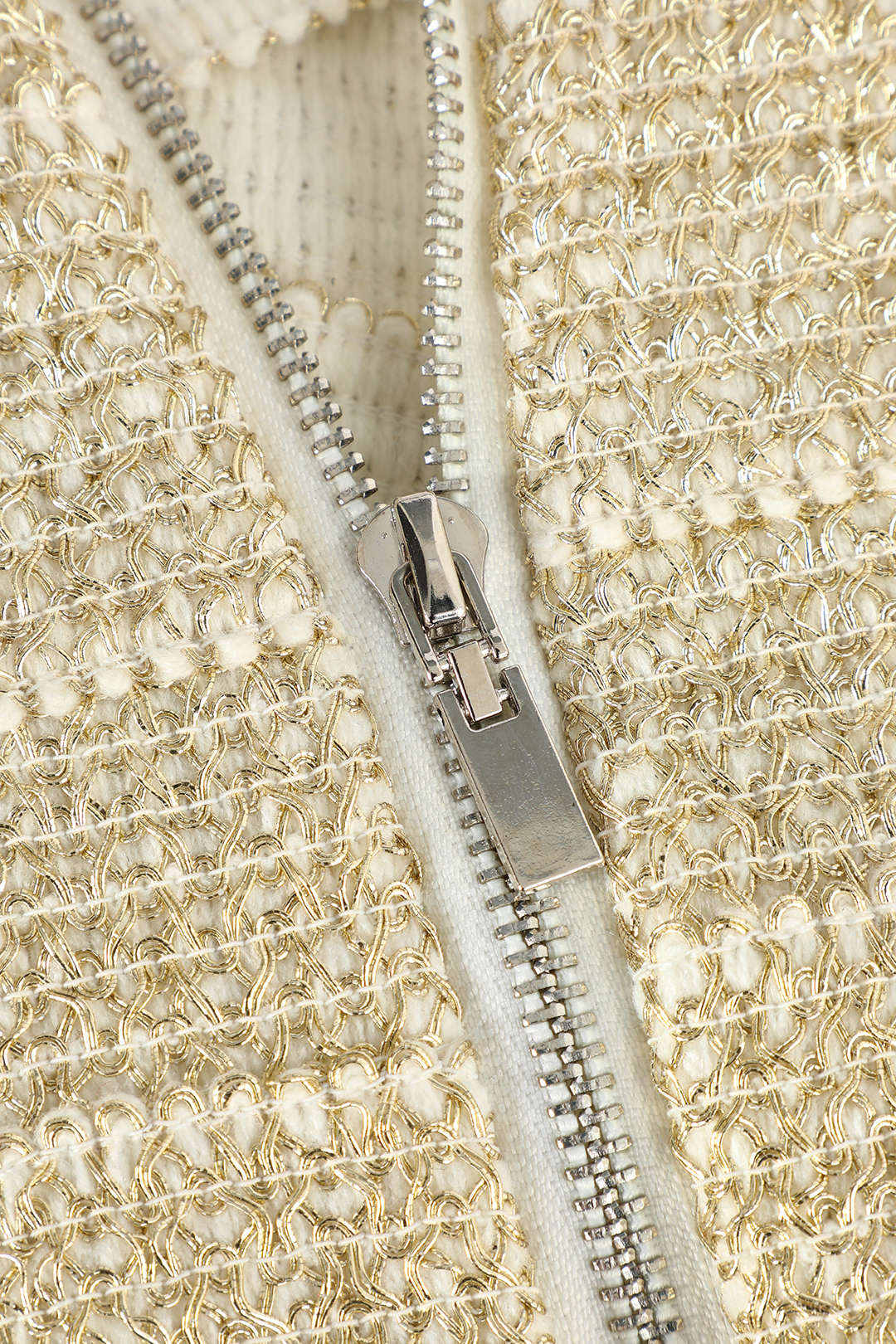 Top Crop de Banda con Cremallera Trasera Elegante y Moderna