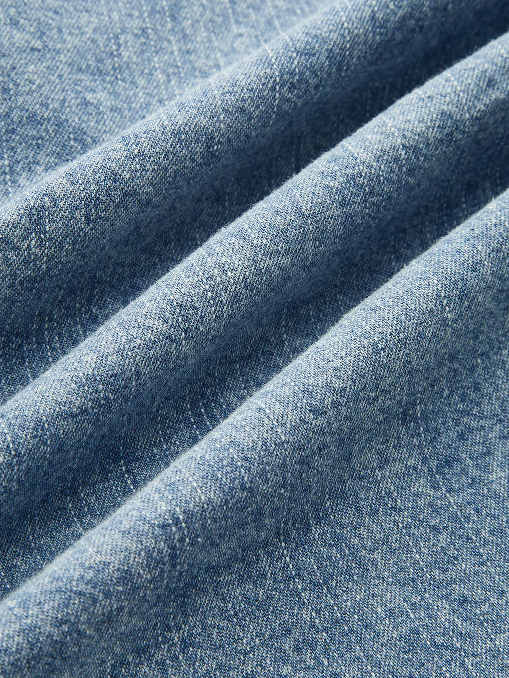 Camisa Minimalista de Denim Azul con Detalle de Cordón