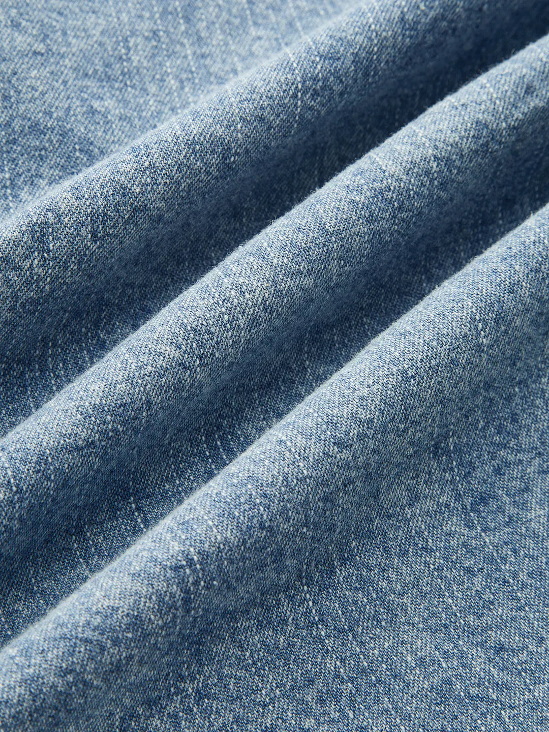 Camisa Minimalista de Denim Azul con Detalle de Cordón