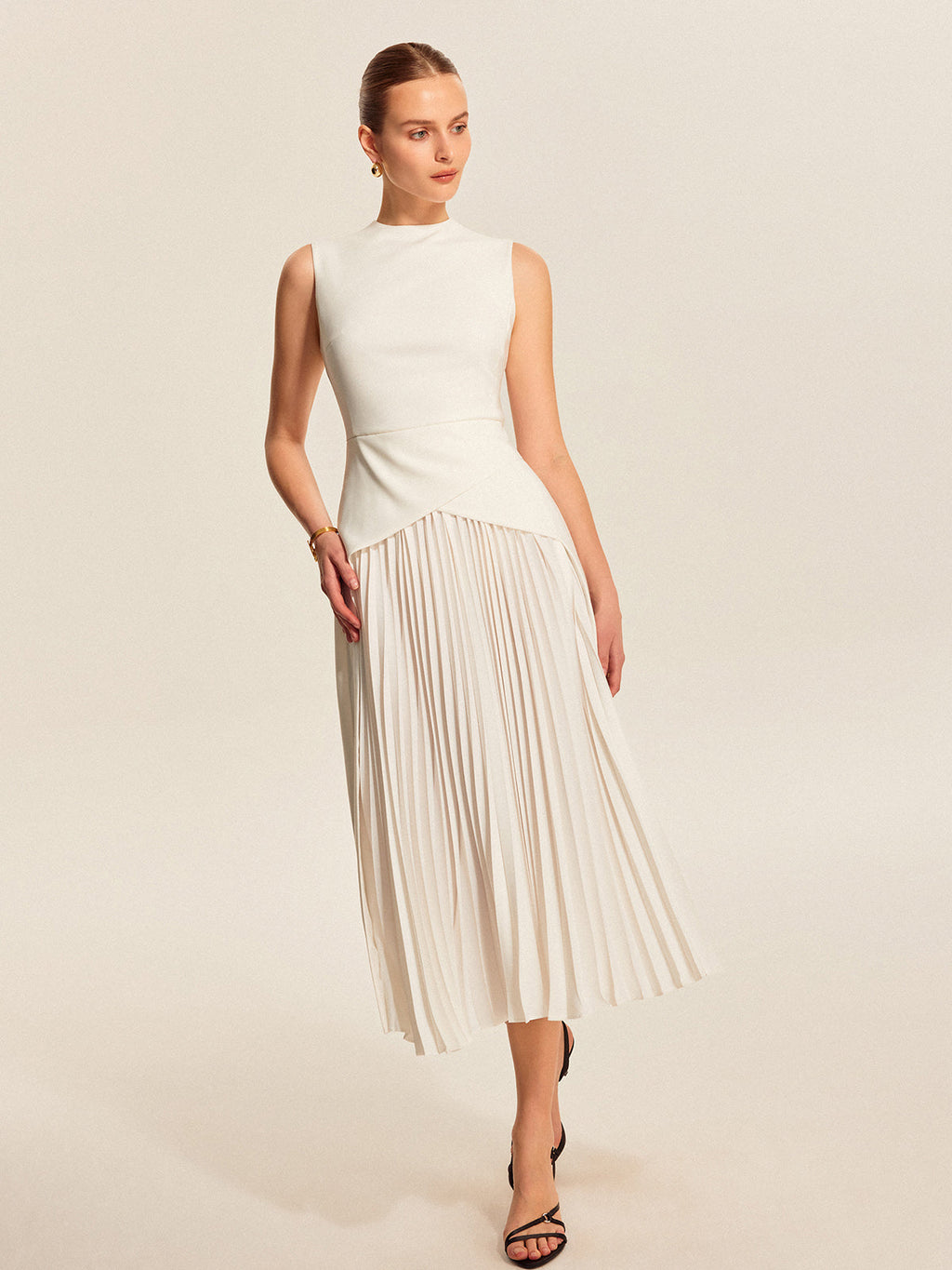 Vestido Plisado Sin Mangas Silueta Elegante Cuello Redondo