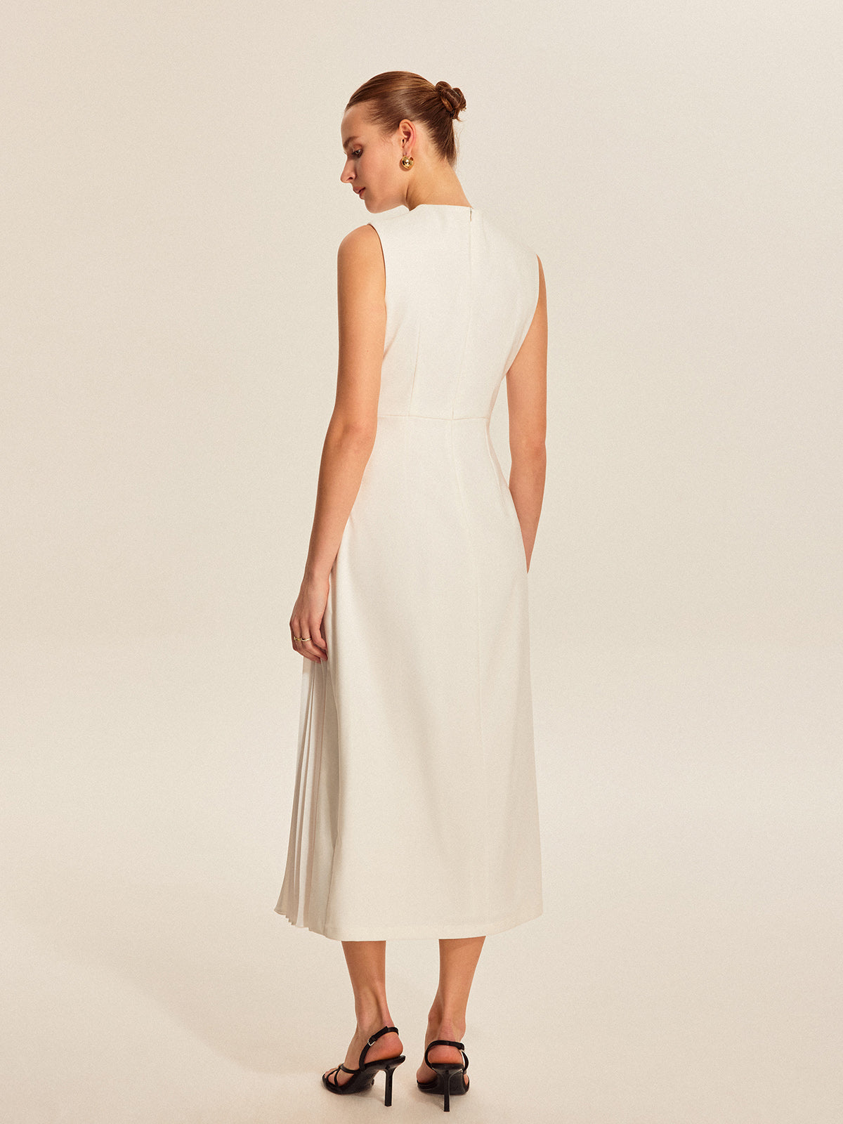 Vestido Plisado Sin Mangas Silueta Elegante Cuello Redondo