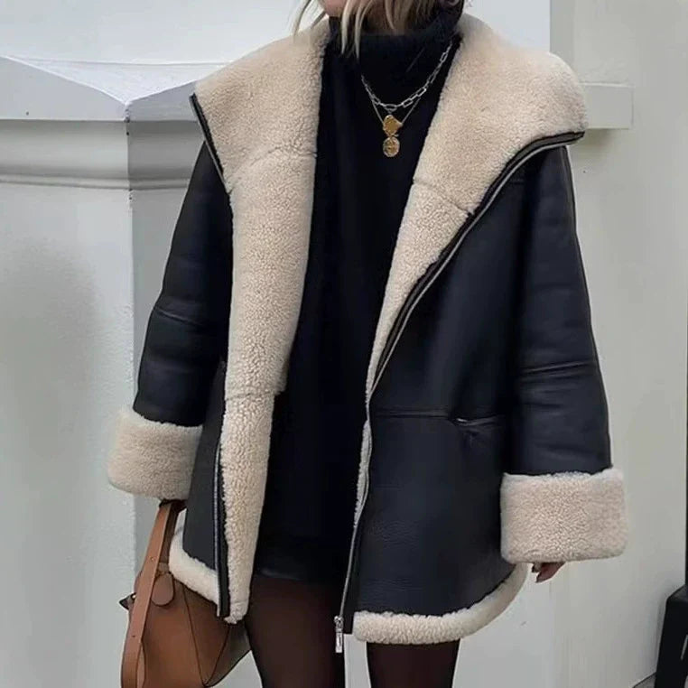 Chaqueta de Cuero Selant Exterior Negro con Detalles Cremas