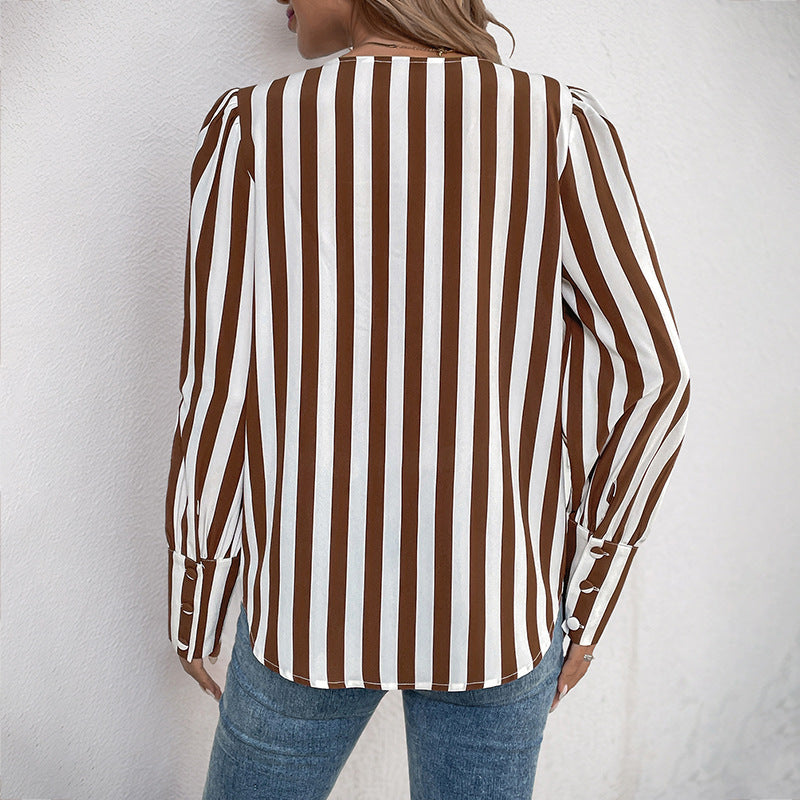 Camisa De Lunares Con Cuello Redondo Y Puños Botonados