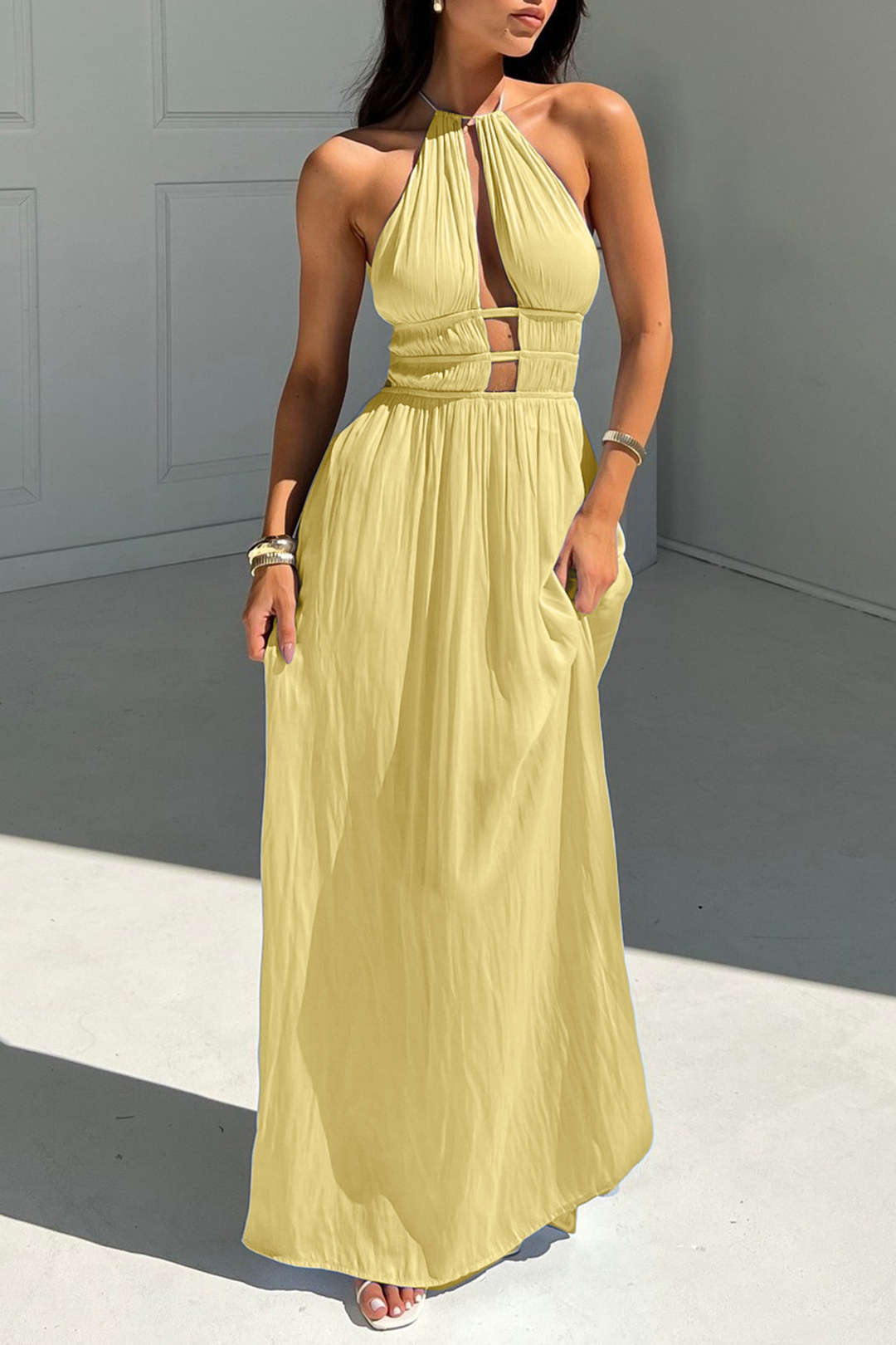 Vestido Maxi Halter Sin Mangas Con Recortes Elegante