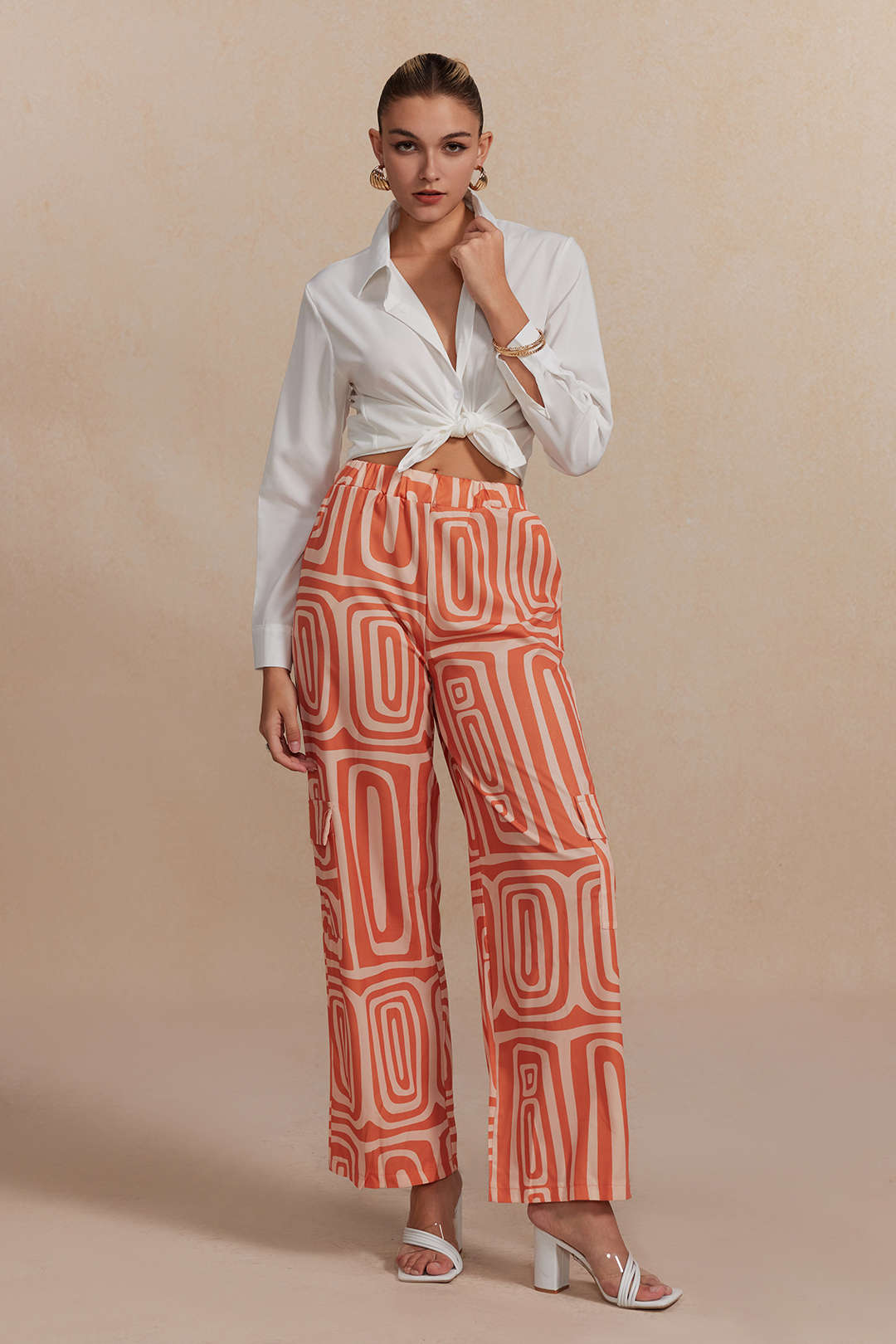 Conjunto Camisa Nudo Cálido Pantalón Estampado Artístico