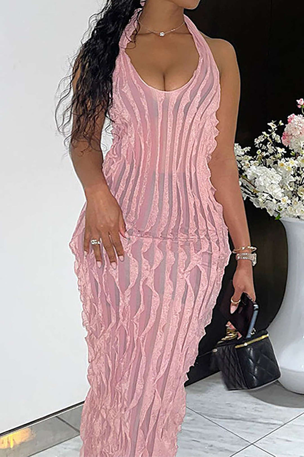 Vestido Maxi Halter Transparente Texturizado Con Volantes