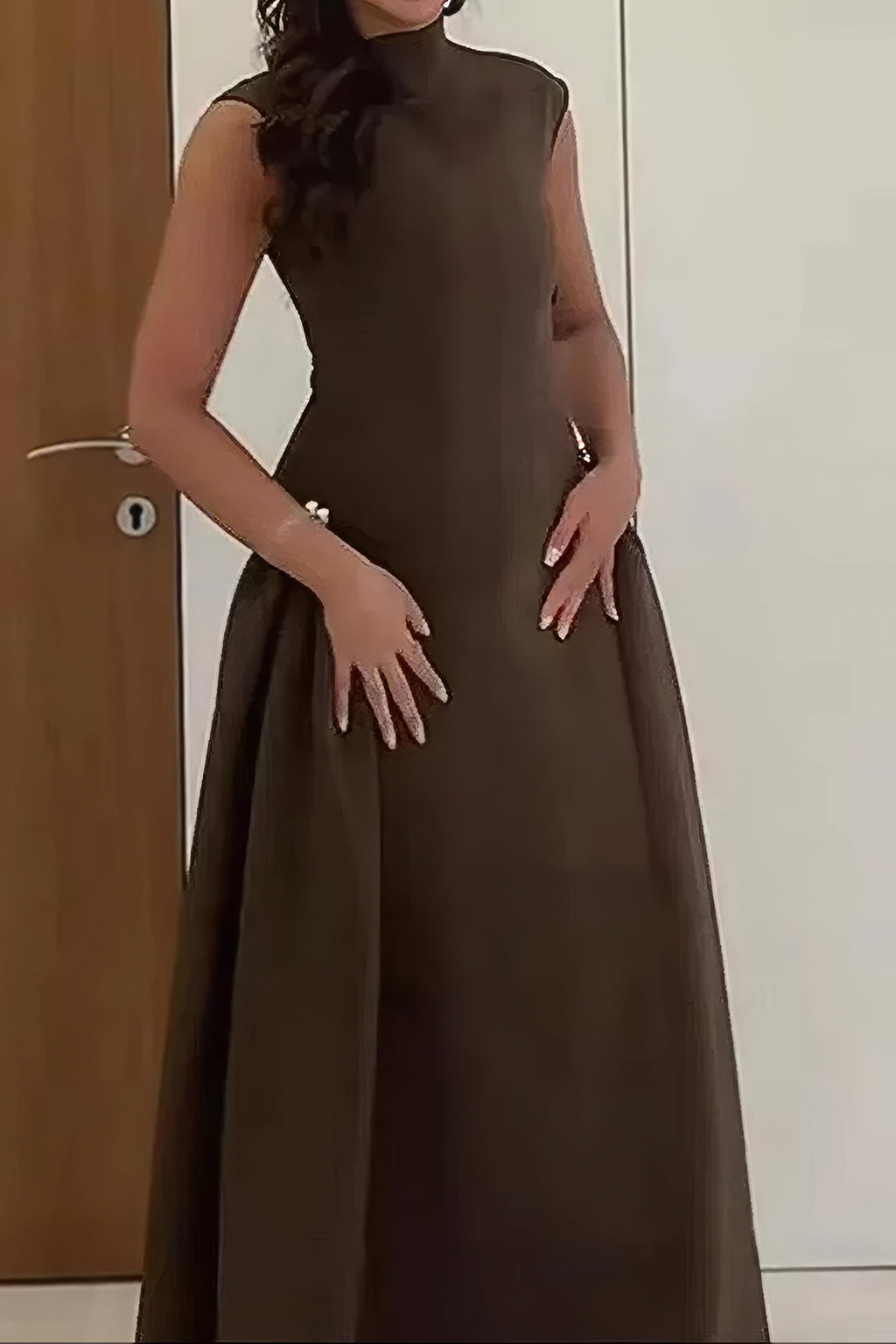 Vestido Maxi Strapless Con Detalle Cierre Metálico