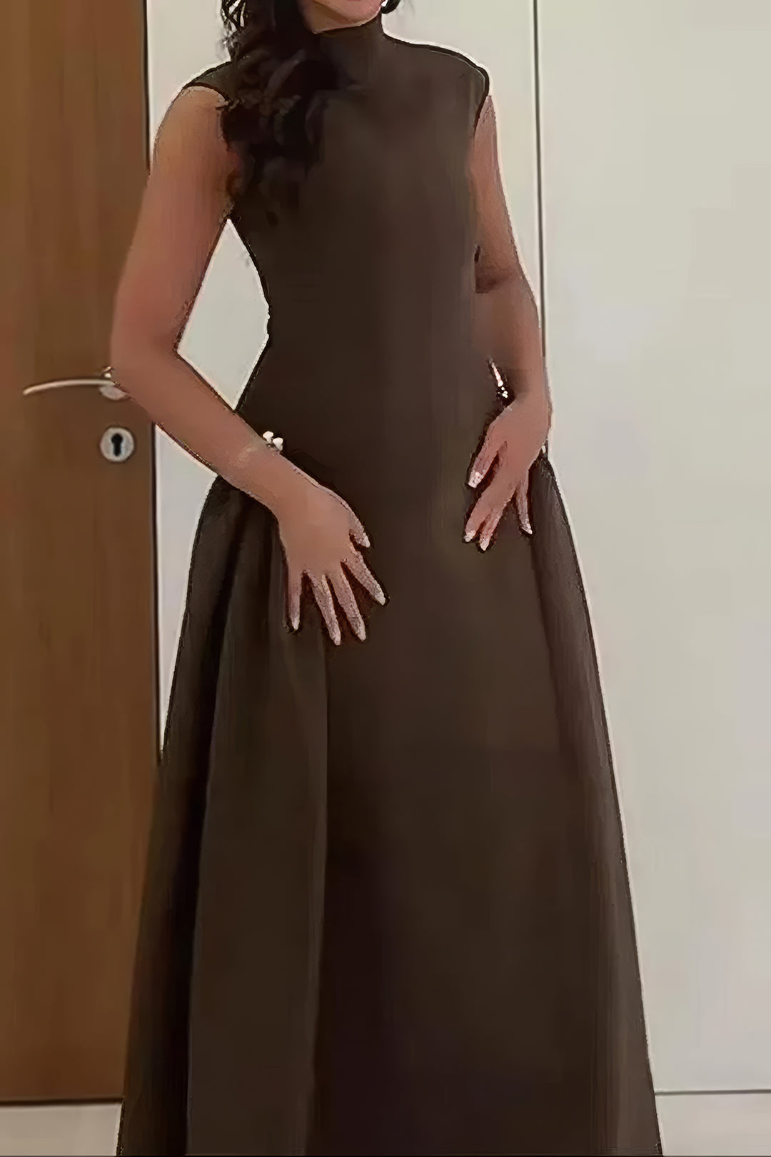 Vestido Maxi Strapless Con Detalle Cierre Metálico