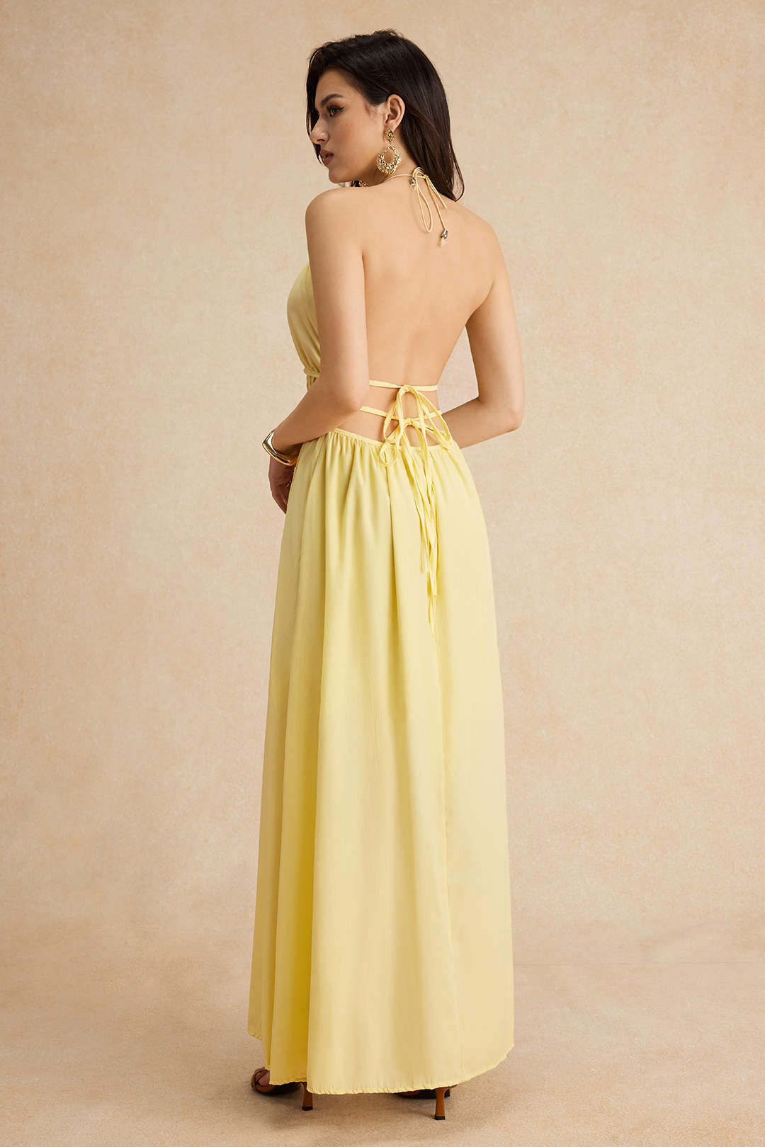 Vestido Maxi Halter Sin Mangas Con Recortes Elegante